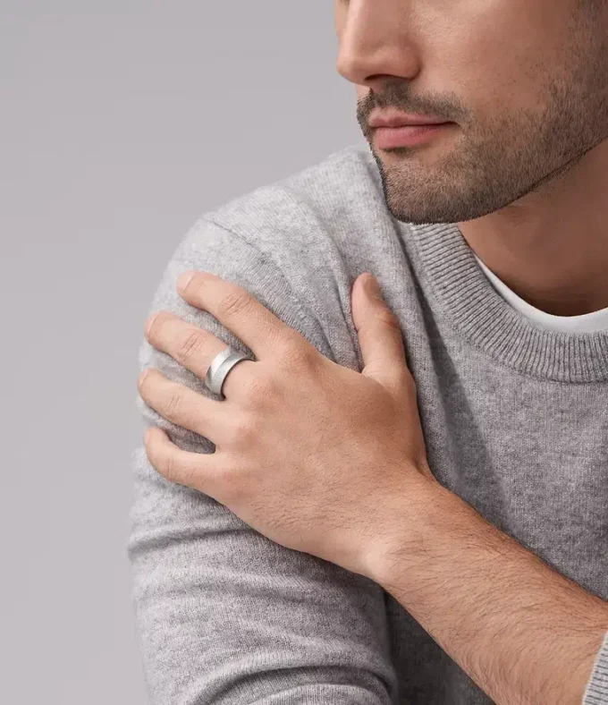 Anillo de acero inoxidable con textura lineal Harlow Anillo de acero inoxidable con textura lineal Harlow
