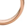 Anillo de acero inoxidable tono oro rosa con textura lineal Harlow Anillo de acero inoxidable tono oro rosa con textura lineal Harlow