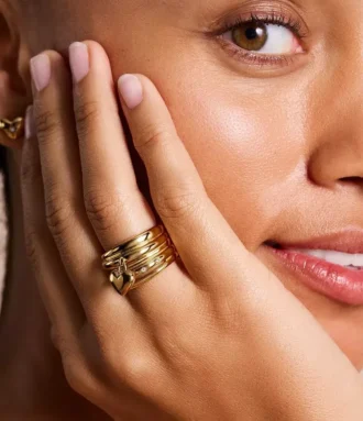 Anillo prestack con corazones Sadie All My Love de acero inoxidable dorado