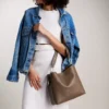Bolso bandolera de cuero Jessie Bolso bandolera de cuero Jessie