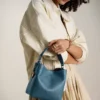 Bolso bandolera pequeño de cuero Jessie Bolso bandolera pequeño de cuero Jessie