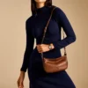 Bolso bandolera pequeño de piel Jolie Bolso bandolera pequeño de piel Jolie
