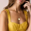 Collar con colgante de acero inoxidable dorado Harlow Collar con colgante de acero inoxidable dorado Harlow