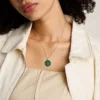 Collar con colgante de malaquita verde y acero inoxidable dorado del signo zodiacal Tauro Sutton