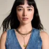 Collar Heritage D-Link en acero inoxidable dorado con cuello en Y Collar Heritage D-Link en acero inoxidable dorado con cuello en Y