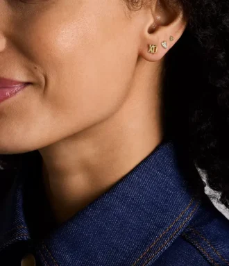 Conjunto de pendientes de latón dorado con forma de corazón Sutton All Stacked Up