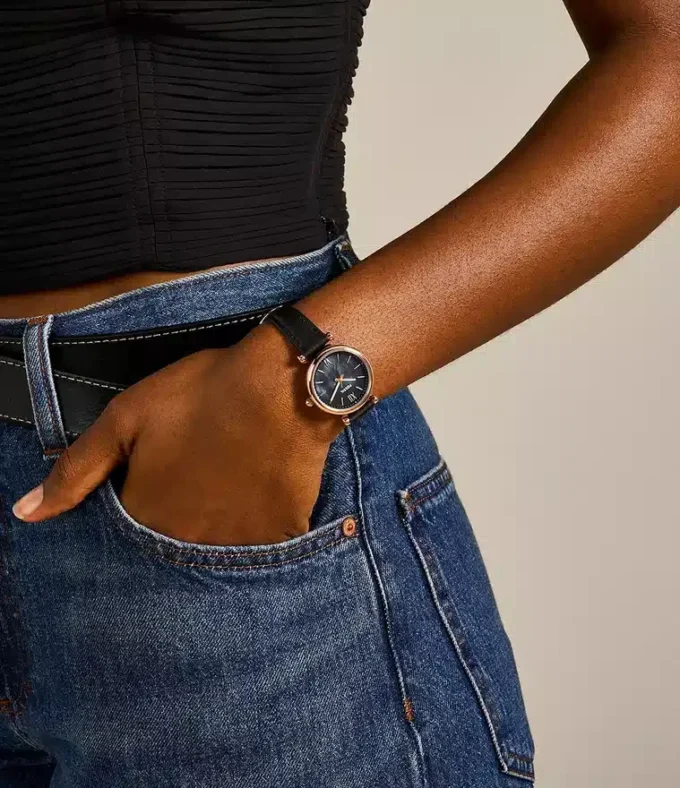 Reloj Carlie Mini de tres agujas con correa de piel negra Reloj Carlie Mini de tres agujas con correa de piel negra