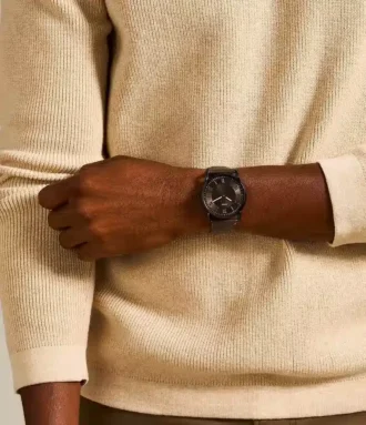 Reloj Copeland de 42 mm con tres agujas y correa de piel marrón