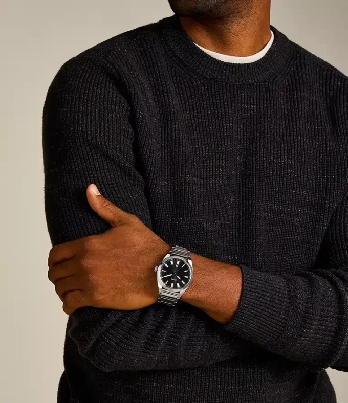 Reloj Everett de acero inoxidable con tres agujas y fecha Reloj Everett de acero inoxidable con tres agujas y fecha