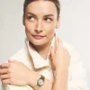 Reloj Harlow de acero inoxidable dorado con tres agujas Reloj Harlow de acero inoxidable dorado con tres agujas