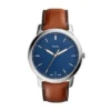 Reloj minimalista y delgado de tres agujas con correa de cuero marrón claro Reloj minimalista y delgado de tres agujas con correa de cuero marrón claro