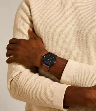 Reloj minimalista y delgado de tres agujas con correa de cuero marrón claro